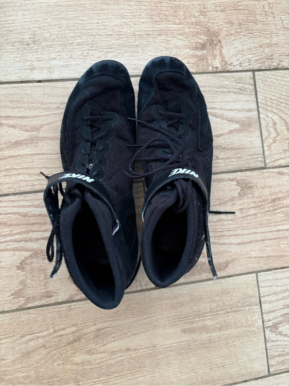 Nike Men's Black High-Top Athletic Sneakers with Strap